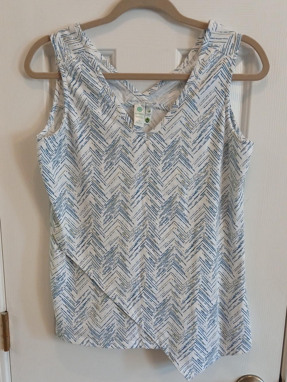 aventura Sleeveless V-Neck Tank Top in White and Blue - Size S
